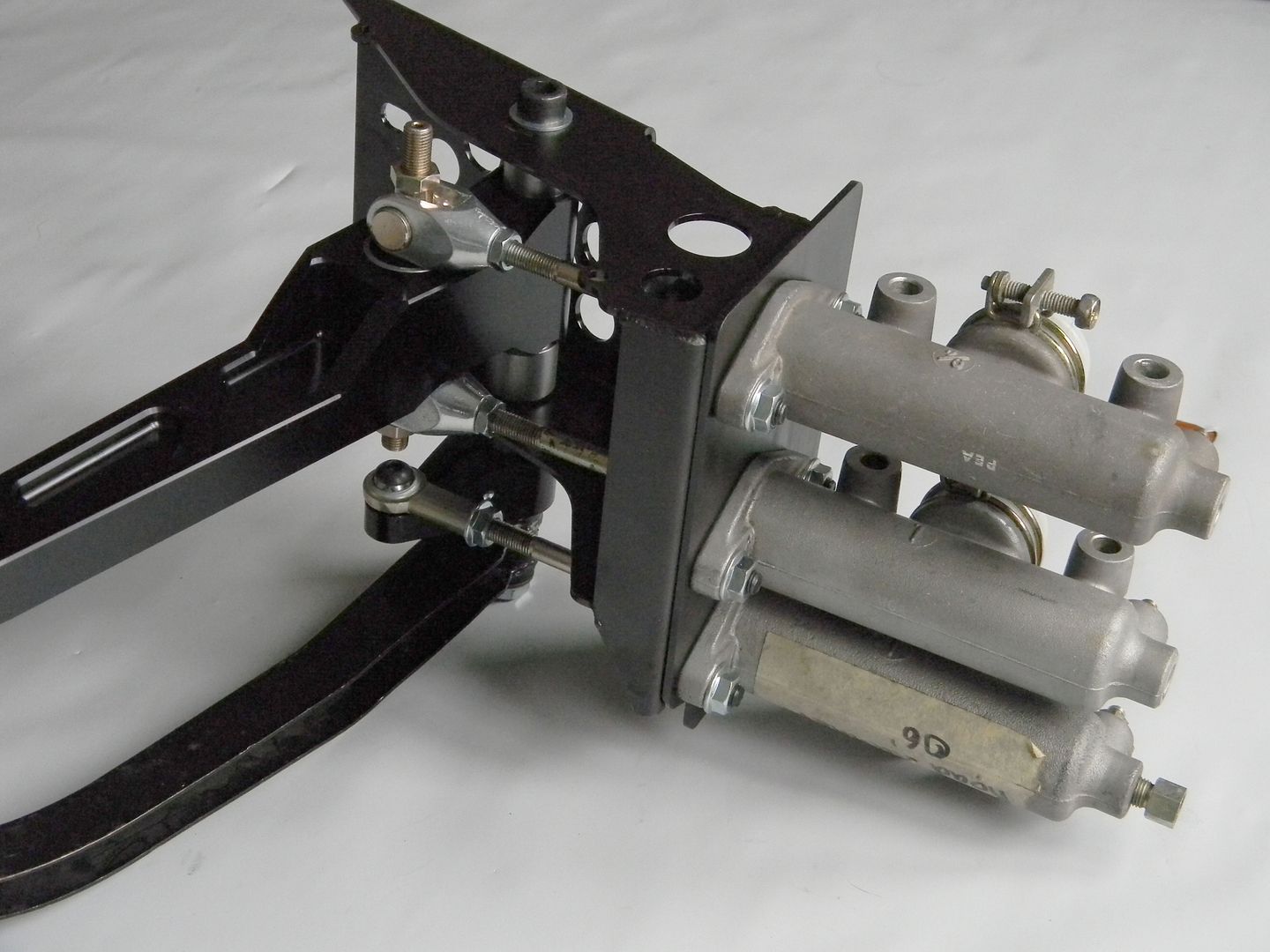 E30 racing pedal assembly